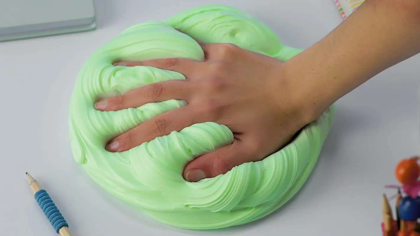 slime-masa-puszystej-zabawy-zabawa